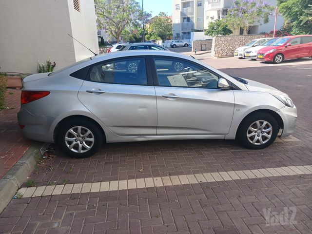 יונדאי אקסנט i25