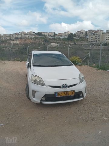 מודעת רכב טויוטה פריוס