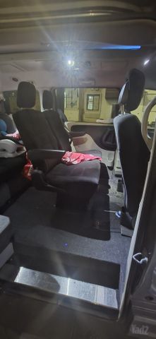 גראנד וויאג'ר 4X2 Touring אוט׳ מיניוואן / MPV 5 מק 3.6 (279 כ״ס)