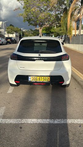 פיג'ו 208