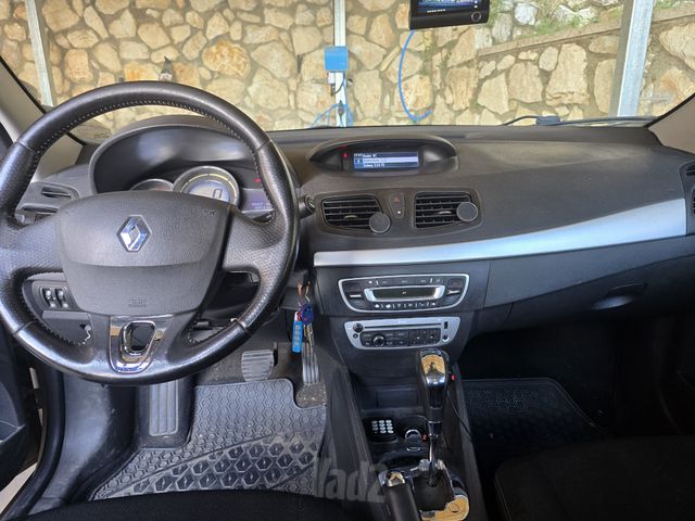 רנו פלואנס