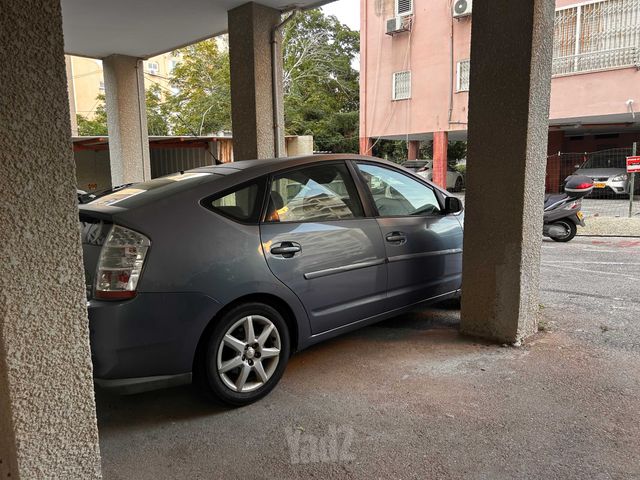 טויוטה פריוס