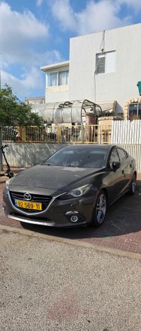 מאזדה 3