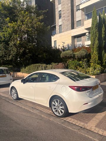 מאזדה 3