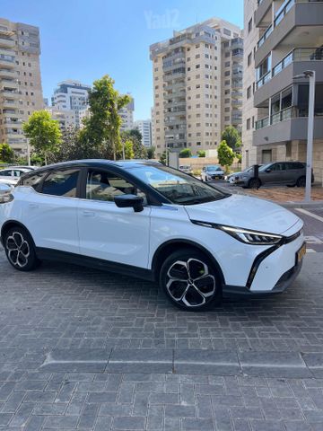 מודעת רכב ג׳ילי Geometry C