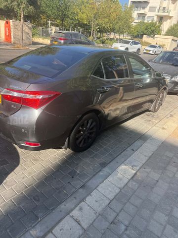טויוטה קורולה