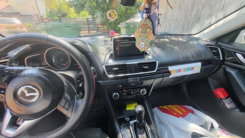 מאזדה 3