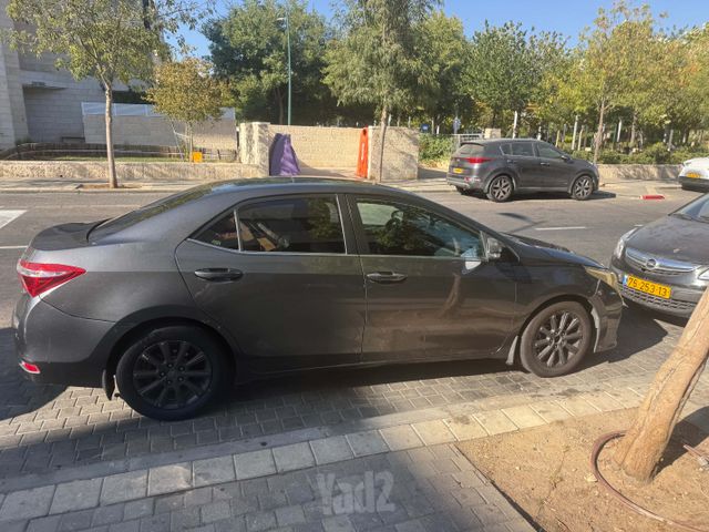 טויוטה קורולה