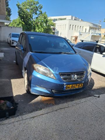 מודעת רכב הונדה FR-V