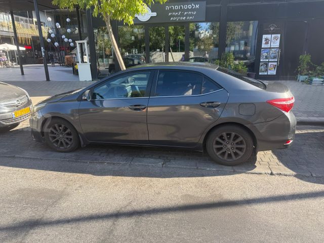 טויוטה קורולה
