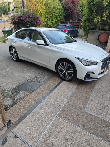 אינפיניטי Q50