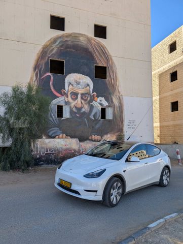 מודעת רכב טסלה מודל Y