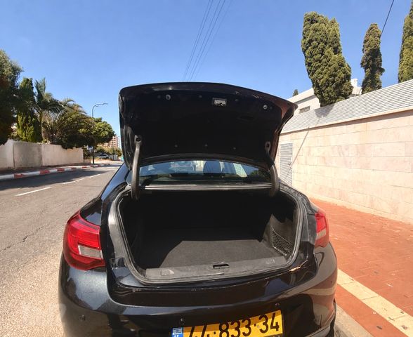 אופל אסטרה