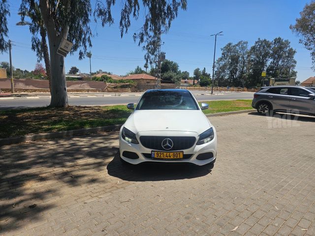 מודעת רכב מרצדס-בנץ C-class