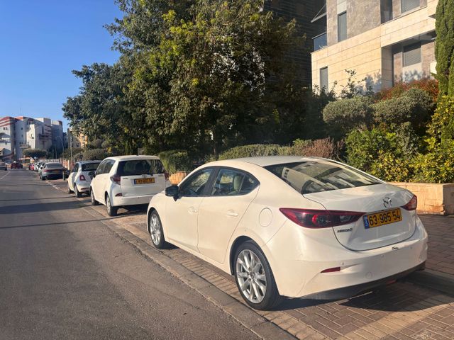 מאזדה 3