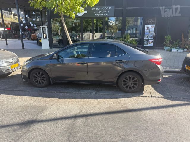 טויוטה קורולה
