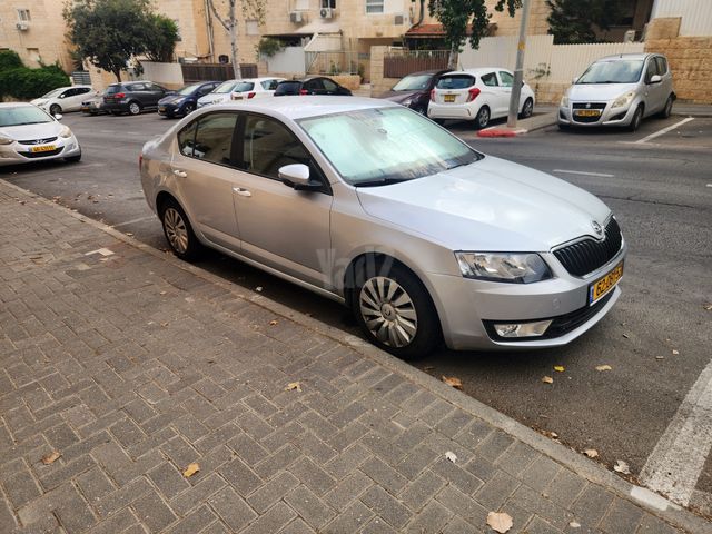 סקודה אוקטביה