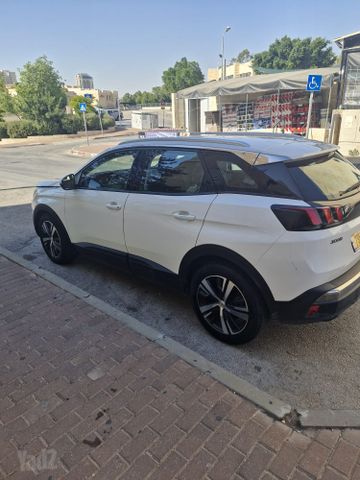 פיג'ו 3008