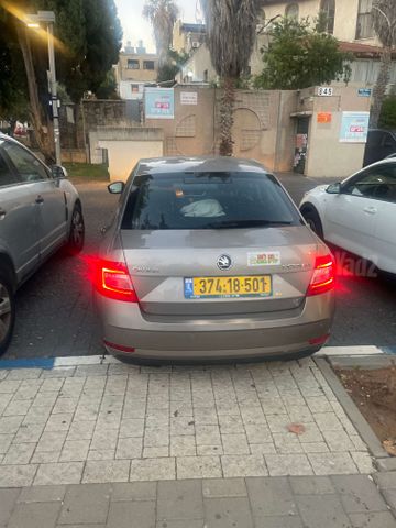 סקודה אוקטביה