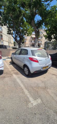 מודעת רכב מאזדה 2