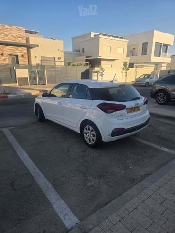 יונדאי i20
