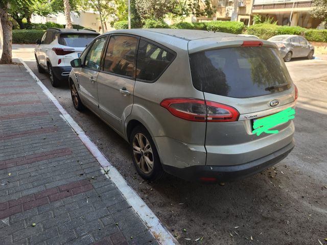 מודעת רכב פורד S-מקס