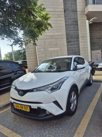 מודעת רכב טויוטה C-HR