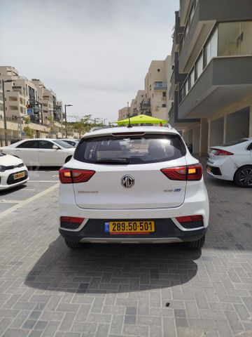 אם ג'י ZS