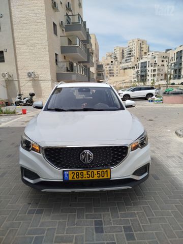 מודעת רכב אם ג'י ZS