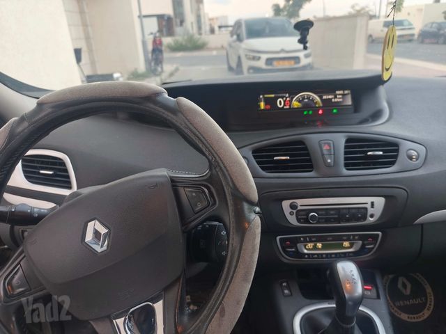 רנו סניק