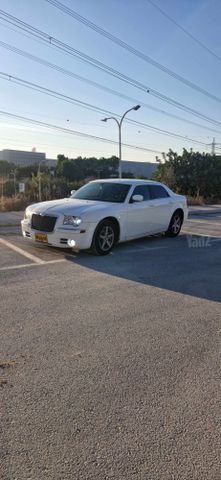 קרייזלר 300