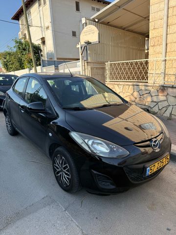 מודעת רכב מאזדה 2