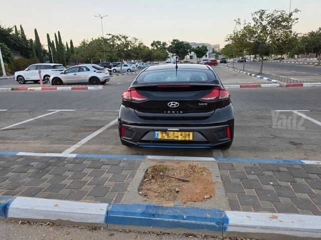 יונדאי איוניק