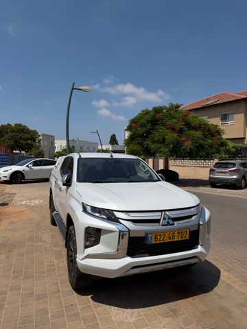 מיצובישי טרייטון / L200
