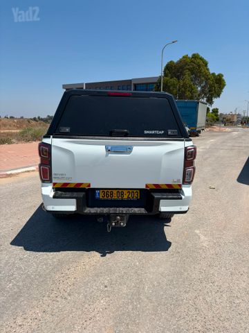 איסוזו די-מקס