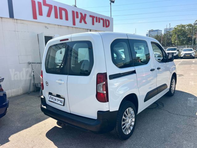 טויוטה פרואייס סיטי
