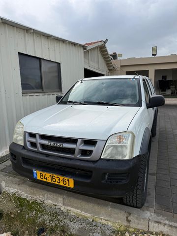 איסוזו די-מקס