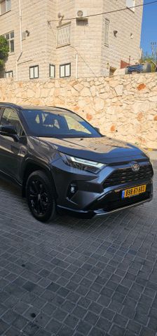 טויוטה RAV4