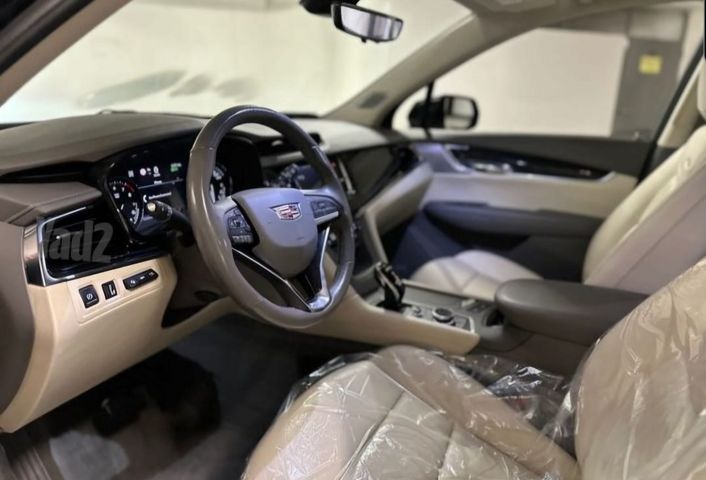 קאדילק XT6