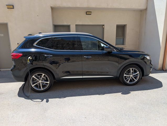מודעת רכב אם ג'י EHS PHEV