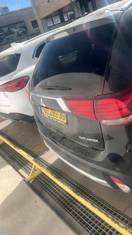 מיצובישי אאוטלנדר