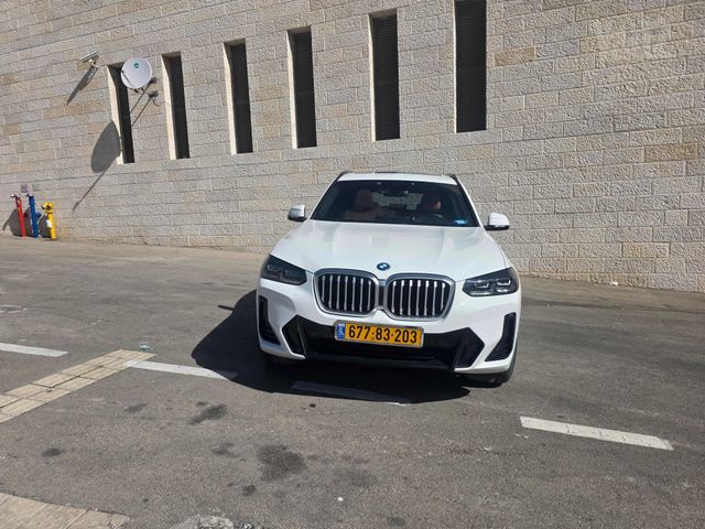 ב מ וו X3