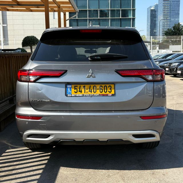 מיצובישי אאוטלנדר