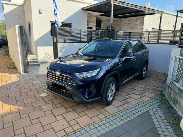 מודעת רכב טויוטה RAV4