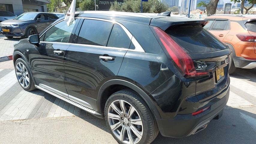 קאדילק XT4