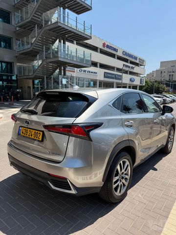 לקסוס NX