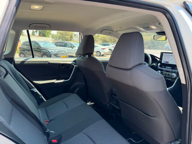 טויוטה RAV4