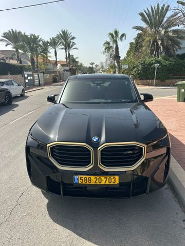 ב מ וו XM