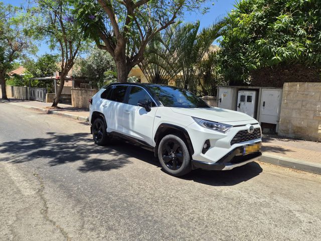 מודעת רכב טויוטה RAV4