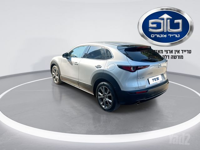 מודעת רכב מאזדה CX-30 1